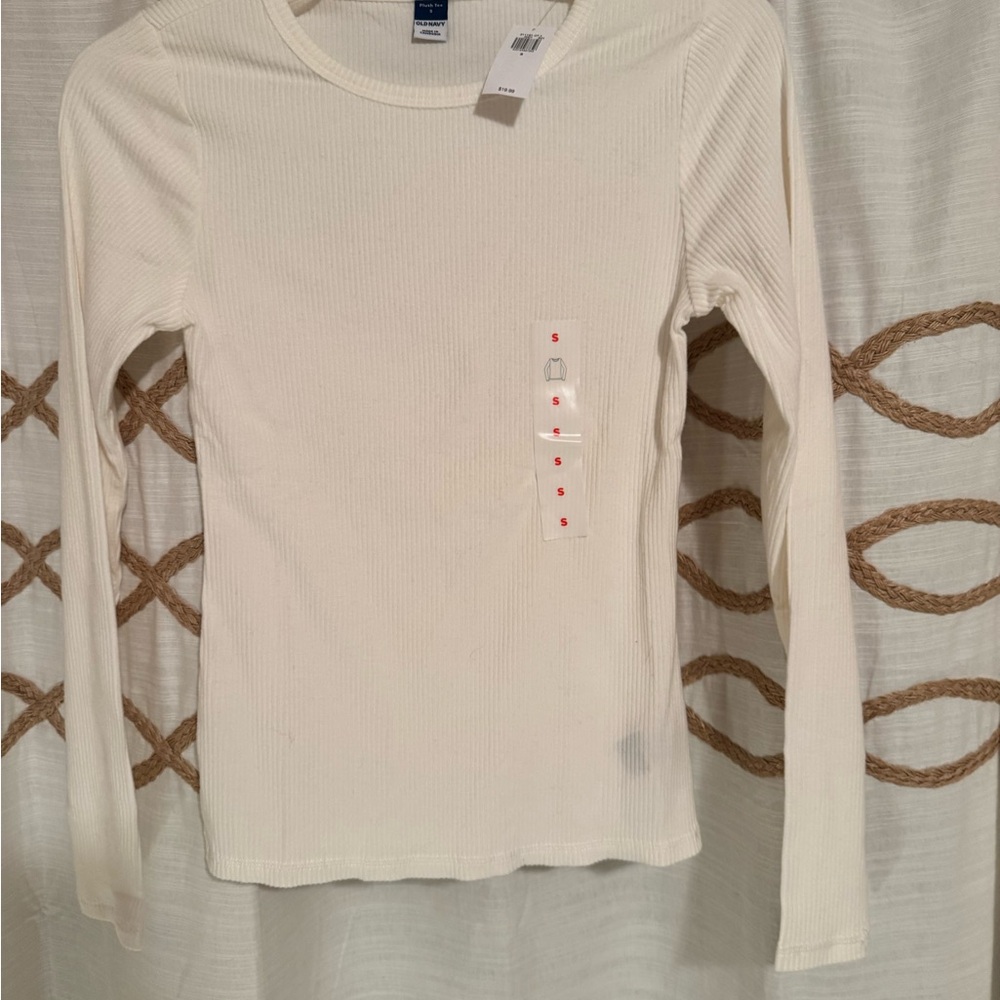 Old Navy Cream Long Sleeve Tee